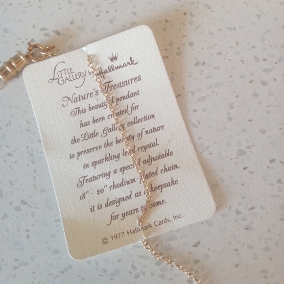 Hallmark Little Gallery Necklace - Picture 4 of 4
